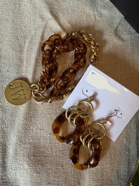 Tortoiseshell Resin Link Bracelet with Gold-Tone Monogram Charm w/earrings